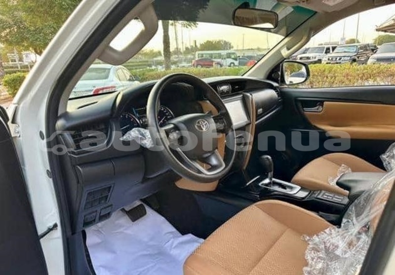 Big with watermark toyota fortuner marquesas atuona 5134