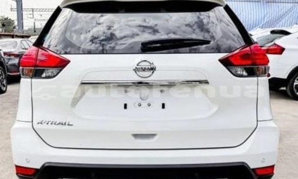 Buy Used Nissan Xtrail White Car in Apataki in Tuamotu Buy Used Nissan Xtrail White Car in Apataki in Tuamotu