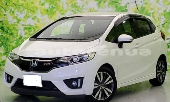 Acheter Occasion Voiture Honda FIT Blanc à Anatonu, Tubuai