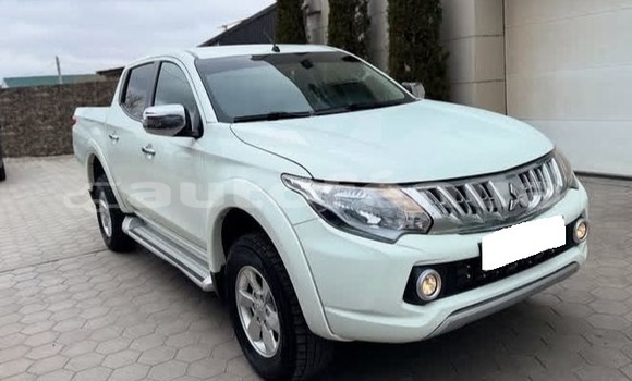 Acheter Occasion Voiture Mitsubishi L200 Blanc à Taenga, Tuamotu Acheter Occasion Voiture Mitsubishi L200 Blanc à Taenga, Tuamotu