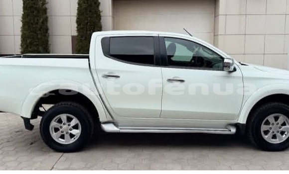 Acheter Occasion Voiture Mitsubishi L200 Blanc à Taenga, Tuamotu Acheter Occasion Voiture Mitsubishi L200 Blanc à Taenga, Tuamotu