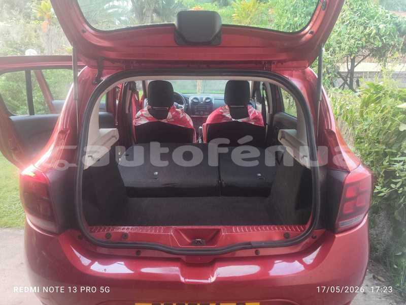 Big with watermark dacia sandero tahiti mahina 5145