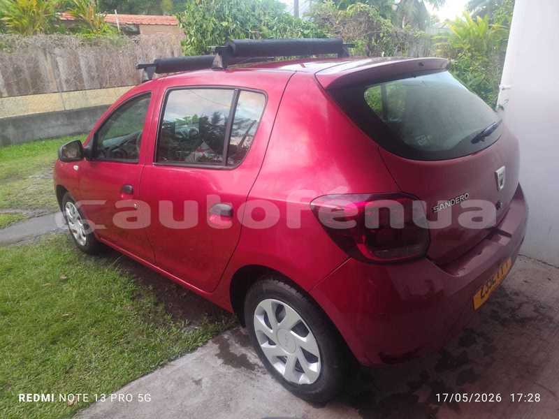 Big with watermark dacia sandero tahiti mahina 5145