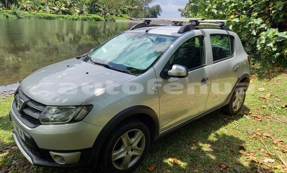 Acheter Occasion Voiture Dacia Sandero Gris à Taiarapu, Tahiti