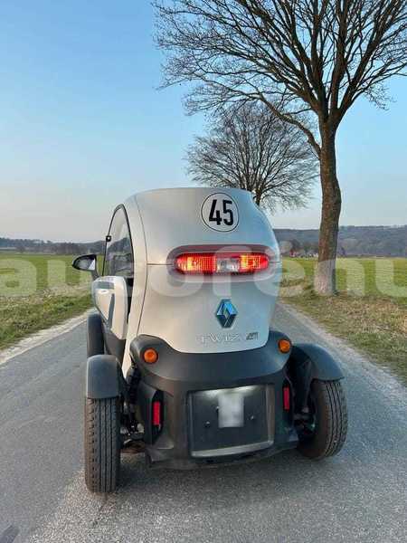 Big with watermark renault twizy tahiti faaa 5156