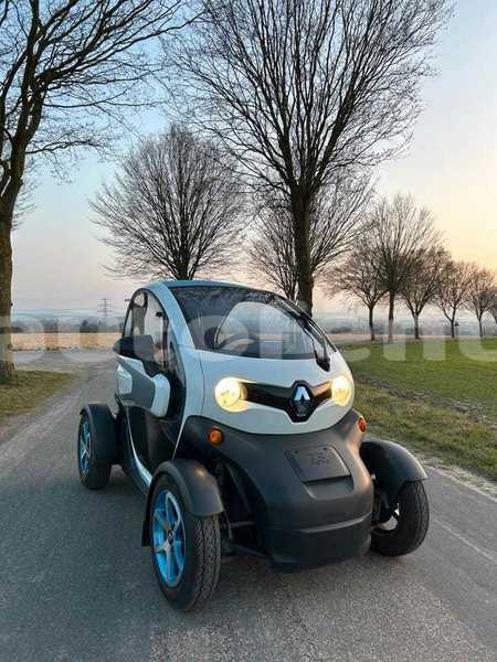 Big with watermark renault twizy tahiti faaa 5156