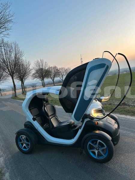 Big with watermark renault twizy tahiti faaa 5156
