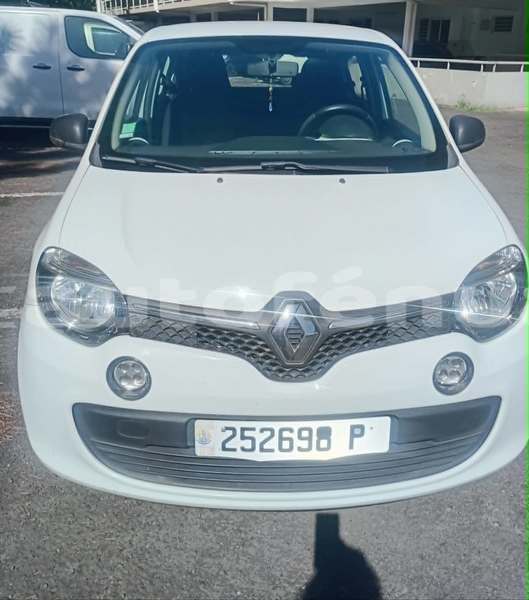 Big with watermark renault twingo tahiti punaauia 5158