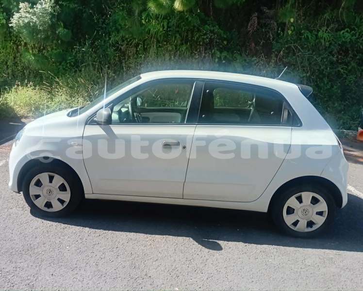Big with watermark renault twingo tahiti punaauia 5158