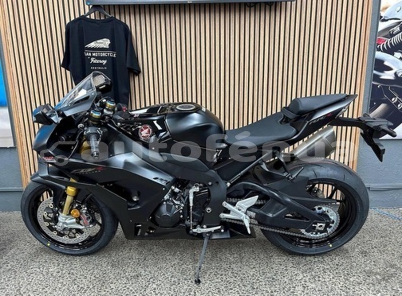 Big with watermark yamaha tmax tuamotu anaa 5159
