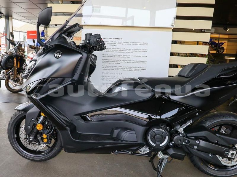 Big with watermark yamaha tmax tuamotu anaa 5159