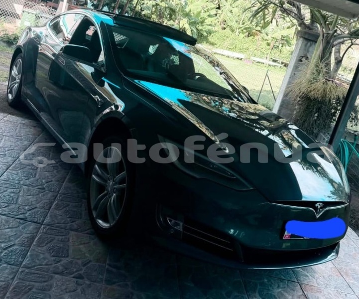 Big with watermark tesla model s tahiti papeete 5169