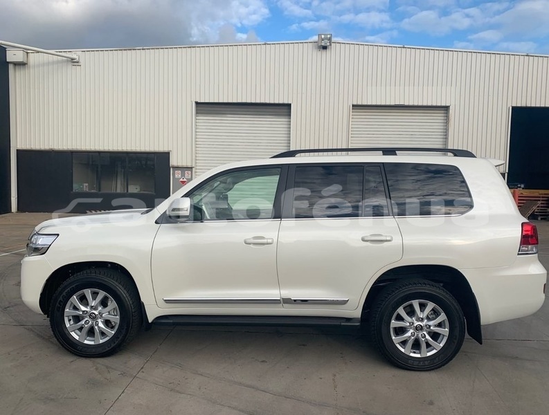 Big with watermark toyota land cruiser tuamotu amanu 5170