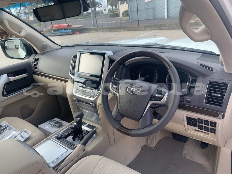 Big with watermark toyota land cruiser tuamotu amanu 5170