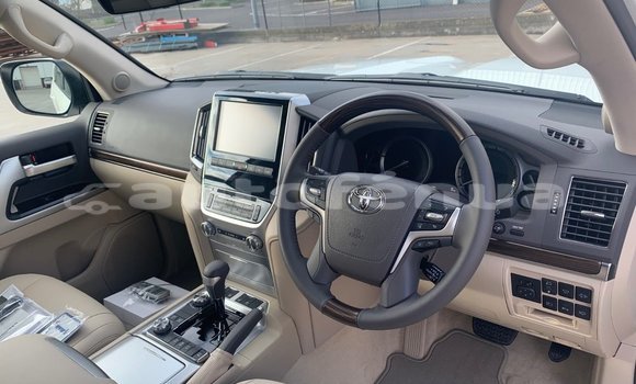 Buy Used Toyota Land Cruiser White Car in Amanu in Tuamotu Buy Used Toyota Land Cruiser White Car in Amanu in Tuamotu