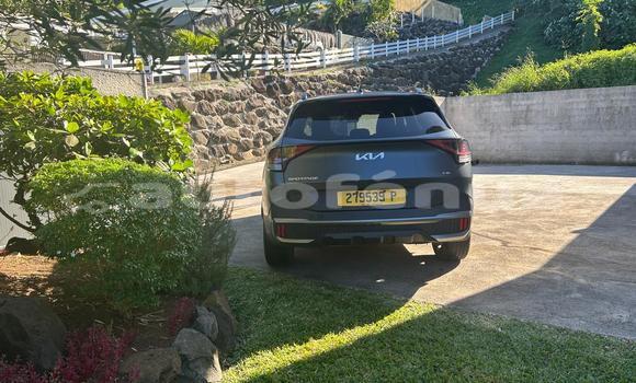 Buy Used Kia Sportage Black Car in Bora–Bora in Bora-Bora Buy Used Kia Sportage Black Car in Bora–Bora in Bora-Bora