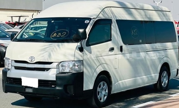 Acheter Occasion Voiture Toyota Hiace Blanc à Apataki, Tuamotu