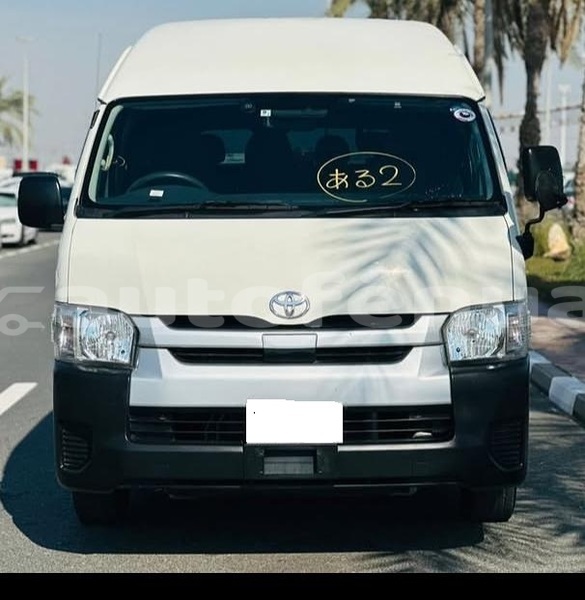 Big with watermark toyota hiace tuamotu apataki 5173