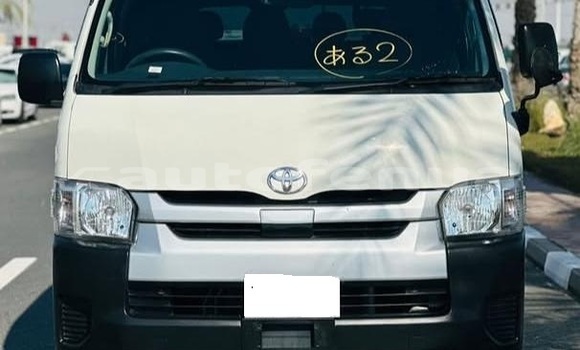 Acheter Occasion Voiture Toyota Hiace Blanc à Apataki, Tuamotu Acheter Occasion Voiture Toyota Hiace Blanc à Apataki, Tuamotu