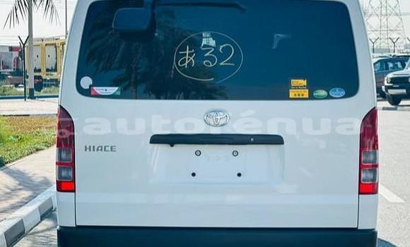 Acheter Occasion Voiture Toyota Hiace Blanc à Apataki, Tuamotu Acheter Occasion Voiture Toyota Hiace Blanc à Apataki, Tuamotu