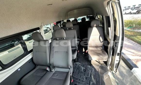Acheter Occasion Voiture Toyota Hiace Blanc à Apataki, Tuamotu Acheter Occasion Voiture Toyota Hiace Blanc à Apataki, Tuamotu