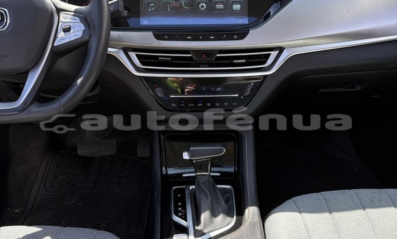 Buy Used Changan CS35 Silver Car in Punaauia in Tahiti Buy Used Changan CS35 Silver Car in Punaauia in Tahiti