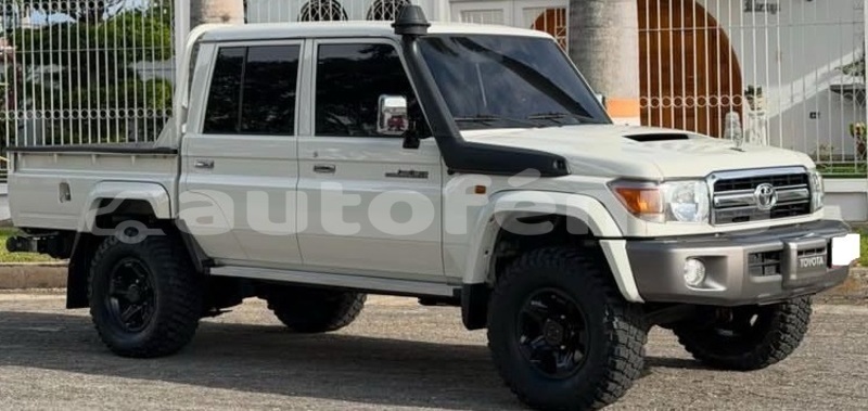 Big with watermark toyota land cruiser huahine huahine 5176