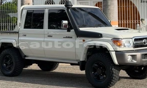 Acheter Occasion Voiture Toyota Land Cruiser Blanc à Huahine , Huahine
