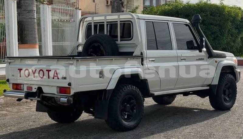 Big with watermark toyota land cruiser huahine huahine 5176