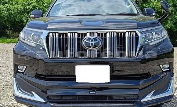 Acheter Occasion Voiture Toyota Land Cruiser Prado Noir à Anatonu, Tubuai