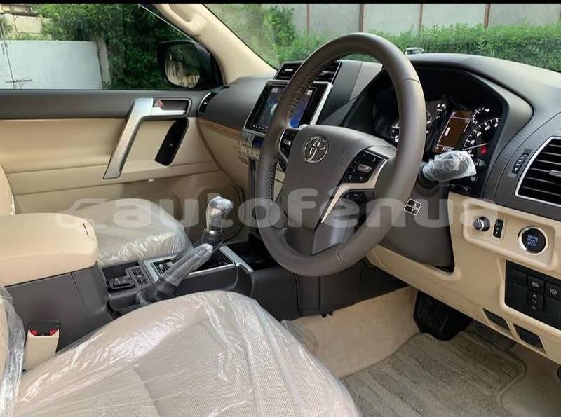 Big with watermark toyota land cruiser prado tubuai anatonu 5178