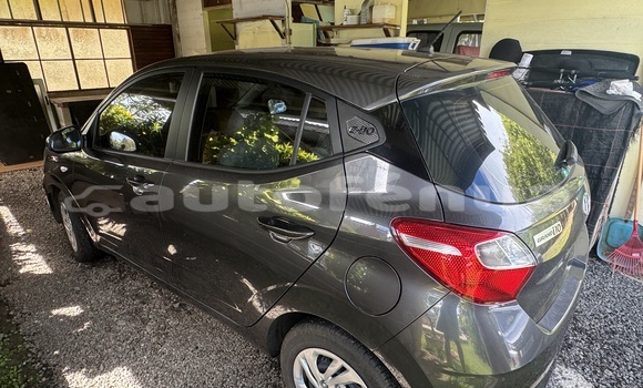 Buy Used Hyundai i10 Silver Car in Papeete in Tahiti Buy Used Hyundai i10 Silver Car in Papeete in Tahiti