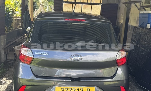 Buy Used Hyundai i10 Silver Car in Papeete in Tahiti Buy Used Hyundai i10 Silver Car in Papeete in Tahiti