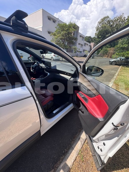 Big with watermark peugeot 3008 tahiti papeete 5190