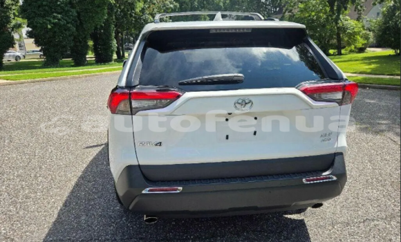 Acheter Occasion Voiture Toyota RAV4 Blanc à Fakahima, Tuamotu Acheter Occasion Voiture Toyota RAV4 Blanc à Fakahima, Tuamotu