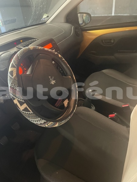 Big with watermark peugeot 108 tahiti papeete 5196