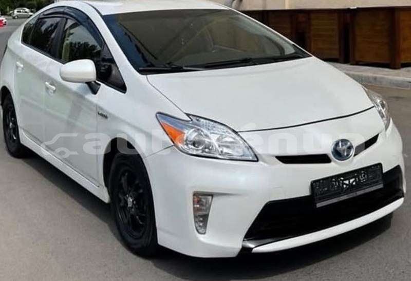 Big with watermark toyota prius tubuai amaru 5197
