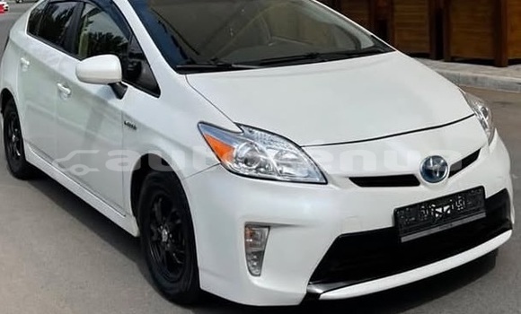 Acheter Occasion Voiture Toyota Prius Blanc à Amaru, Tubuai