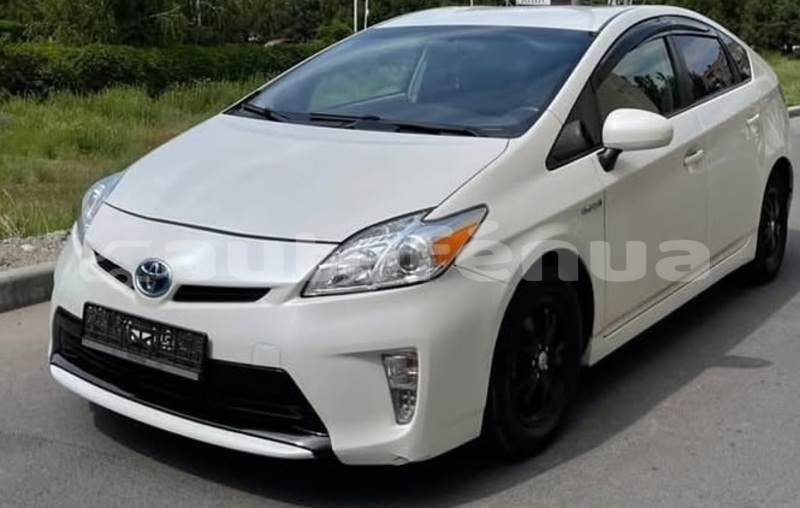 Big with watermark toyota prius tubuai amaru 5197