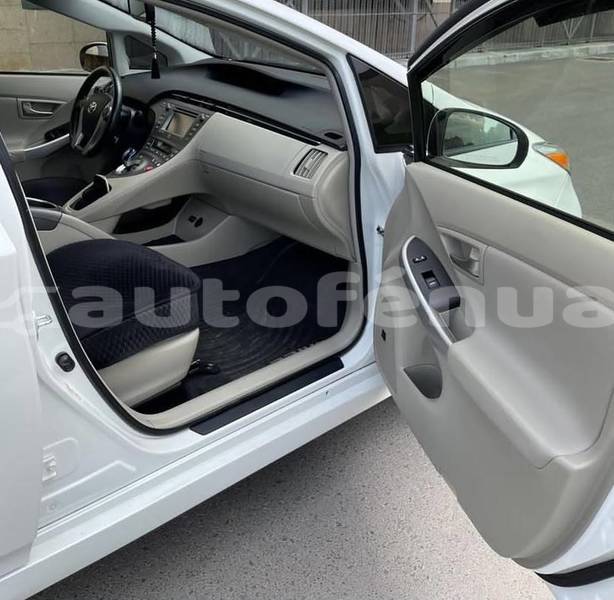 Big with watermark toyota prius tubuai amaru 5197