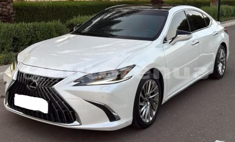 Big with watermark lexus es tubuai amaru 5204