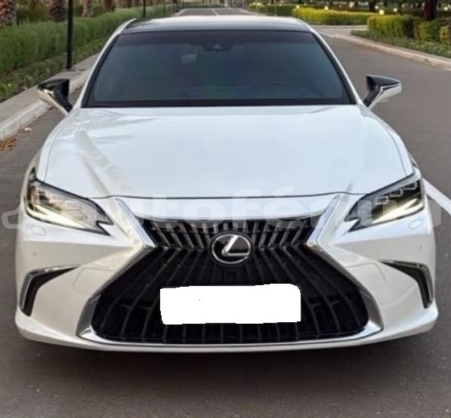 Big with watermark lexus es tubuai amaru 5204