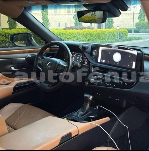Big with watermark lexus es tubuai amaru 5204