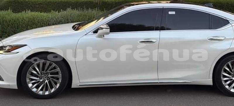Big with watermark lexus es tubuai amaru 5204