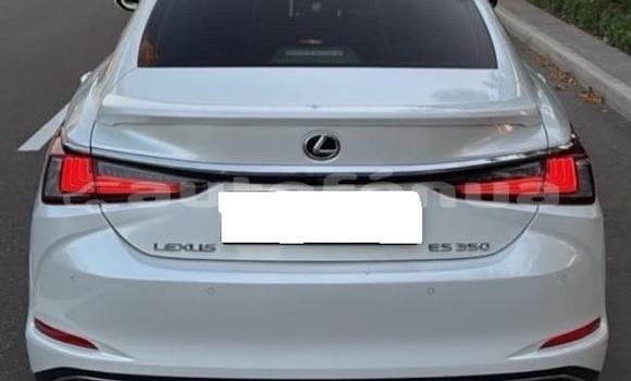 Buy Used Lexus ES White Car in Amaru in Tubuai Buy Used Lexus ES White Car in Amaru in Tubuai