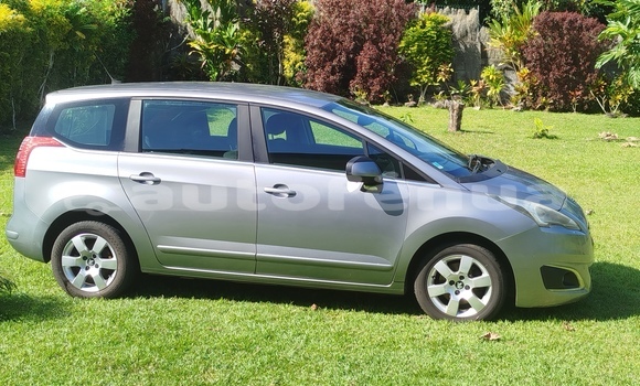 Acheter Occasion Voiture Peugeot 5008 Gris à Taiarapu, Tahiti