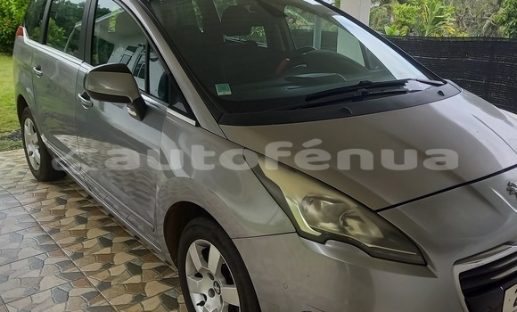 Acheter Occasion Voiture Peugeot 5008 Gris à Taiarapu, Tahiti