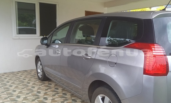 Buy Used Peugeot 5008 Silver Car in Taiarapu in Tahiti Buy Used Peugeot 5008 Silver Car in Taiarapu in Tahiti