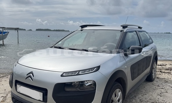 Buy Used Citroen C4 Cactus Silver Car in Bora–Bora in Bora-Bora Buy Used Citroen C4 Cactus Silver Car in Bora–Bora in Bora-Bora