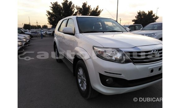 Acheter Import Voiture Toyota Fortuner Blanc à Import - Dubai, Marquesas Acheter Import Voiture Toyota Fortuner Blanc à Import - Dubai, Marquesas